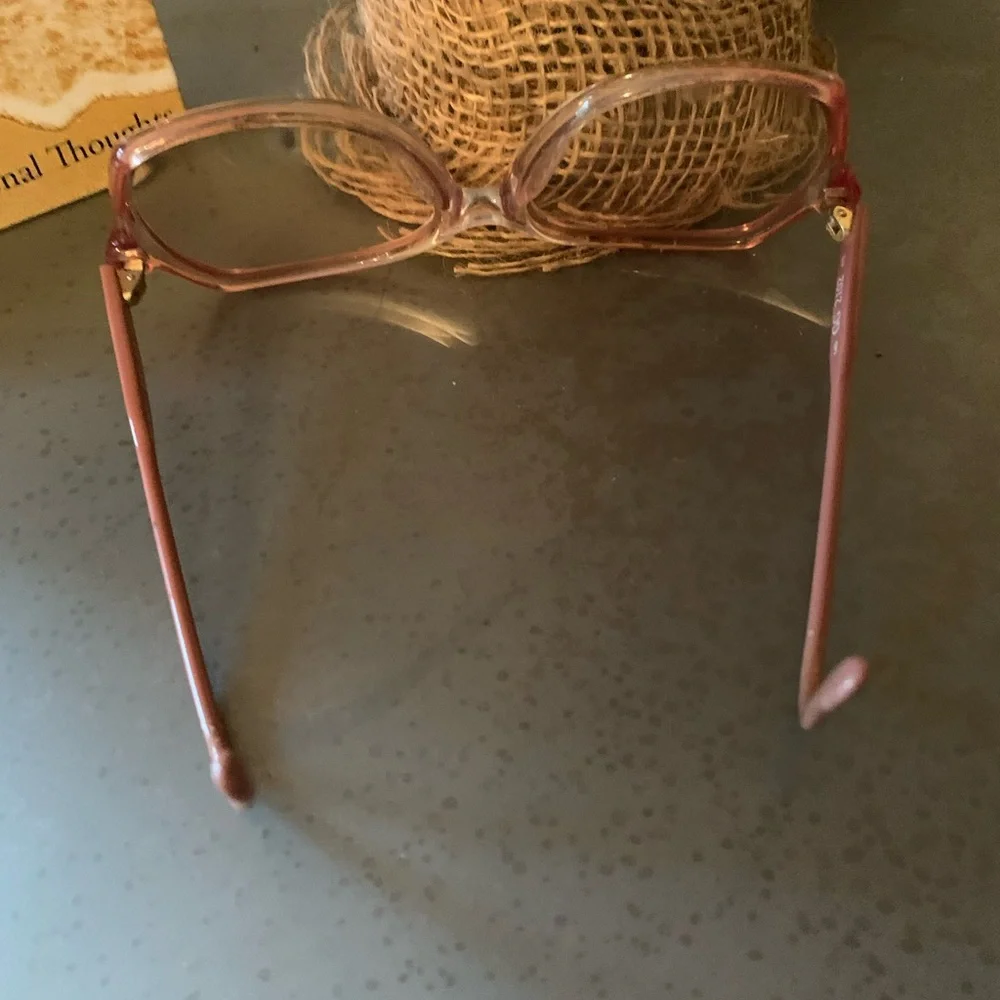 GUCCI- GG 2102 Classic Frame Designer Glasses. Frame, ITALY. MAUVE color plastic - Picture 6 of 12